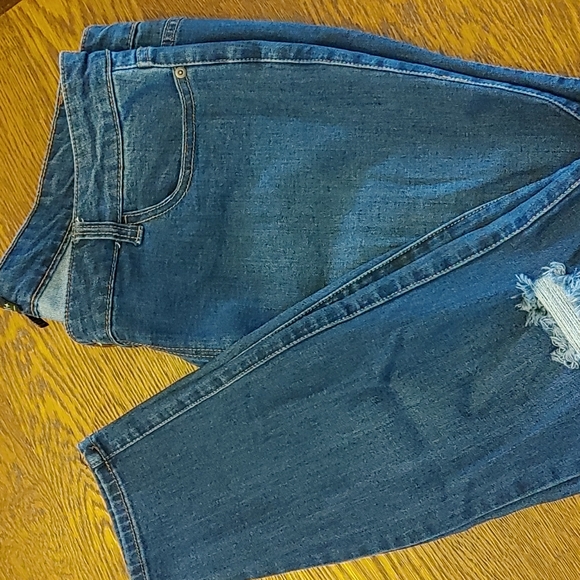 Forever 21+ Ladies Distressed Size 18 Jeans - Picture 6 of 7